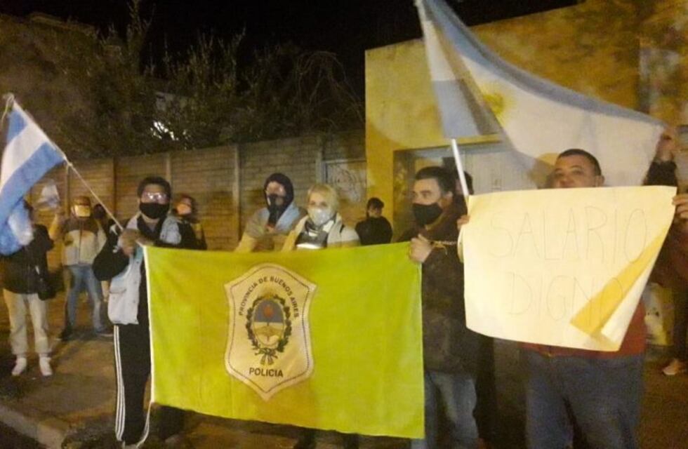 Los concejales de Juntos por el Cambio acompañan el reclamo policial