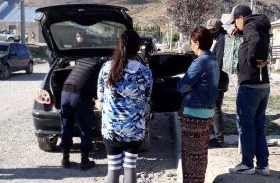 Incumplimiento de la cuarentena, tenencia de estupefacientes y sin seguro