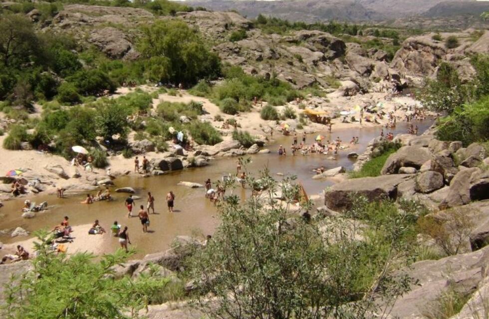 Robó prendas a bañistas que estaban el el río y quedo detenido