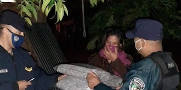 En Roca una mujer se presentó a pedir frazadas a la policía para sus hijos