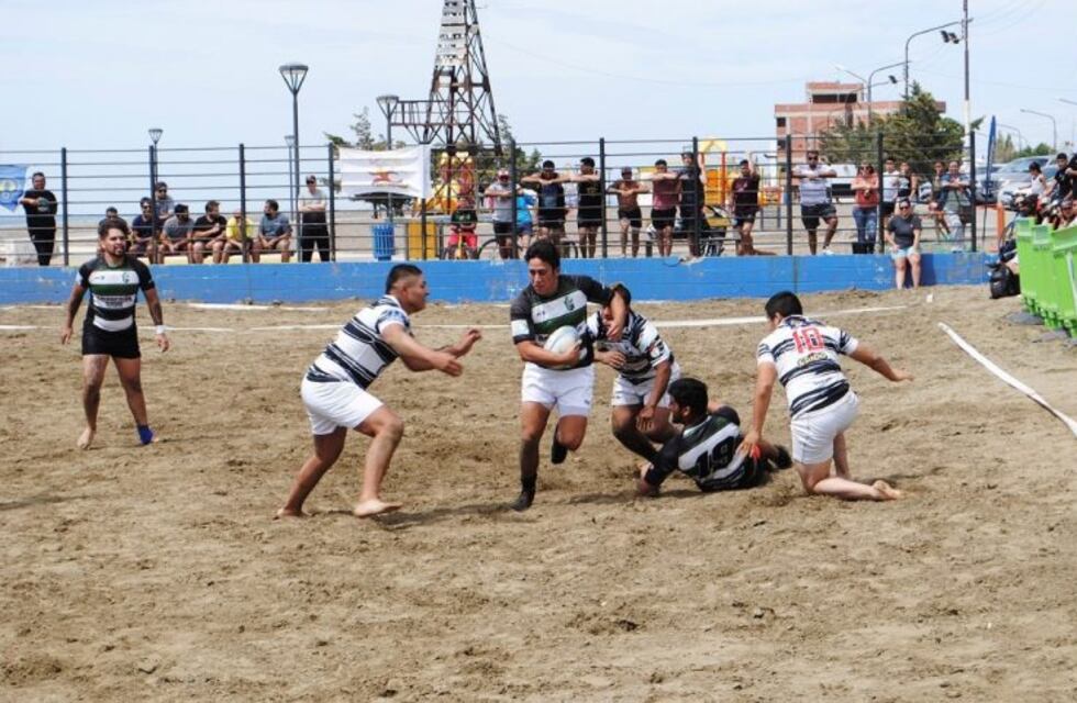 "Los Gatos" se adueñaron del primer torneo Beach Rugby