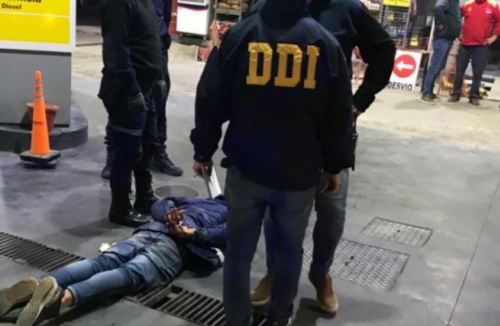 A punta de pistola: intento de robo en la estación de servicio de Mitre y Cáneva