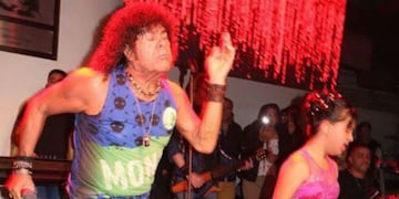 Carlitos La Mona Jiménez junto a Mili\u002E