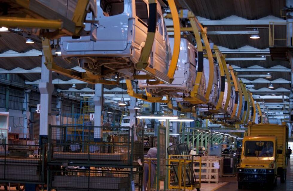 La producción de autos creció 21,4% en abril