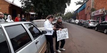 Manifestaciones frente al Juzgado en Eldorado