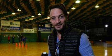 Un reconocimiento a Bruno Lu00e1baque, ya retirado de la pru00e1ctica del bu00e1squet.