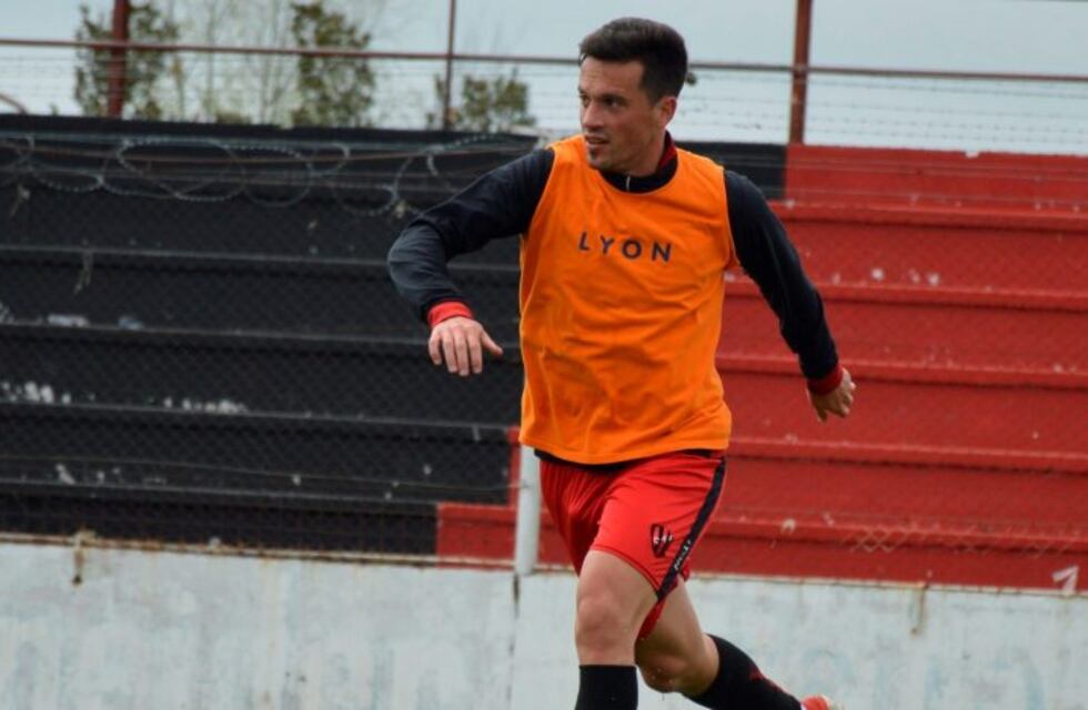El uruguayo Abero no jugará en Belgrano y Caruso buscará otra lateral