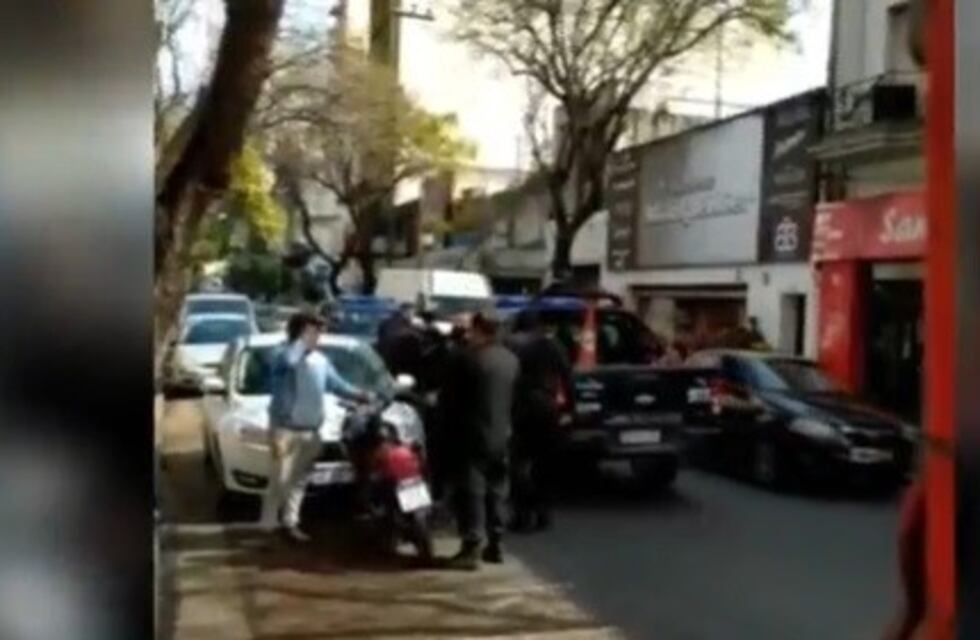Casi linchan a un ladrón entre vecinos y comerciantes de calle San Luis