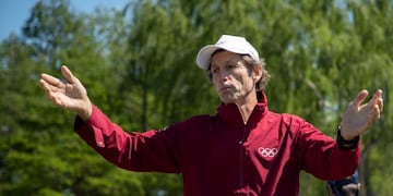 Former sailing Olympic champion and athlete role model Santiago Lange addresses athletes at Club Nautico San Isidro ahead of The Youth Olympic Games, in Buenos Aires, Argentina, October 4, 2018\u002E Jed Leicester for OIS/IOC/Handout via REUTERS THIS IMAGE HAS BEEN SUPPLIED BY A THIRD PARTY buenos aires santiago lange juegos olimpicos de la juventud juegos olimpicos de la juventud judo judocas