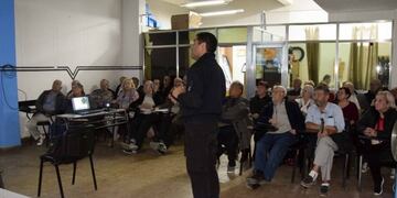 Charla de educación vial para personas mayores de 65 años