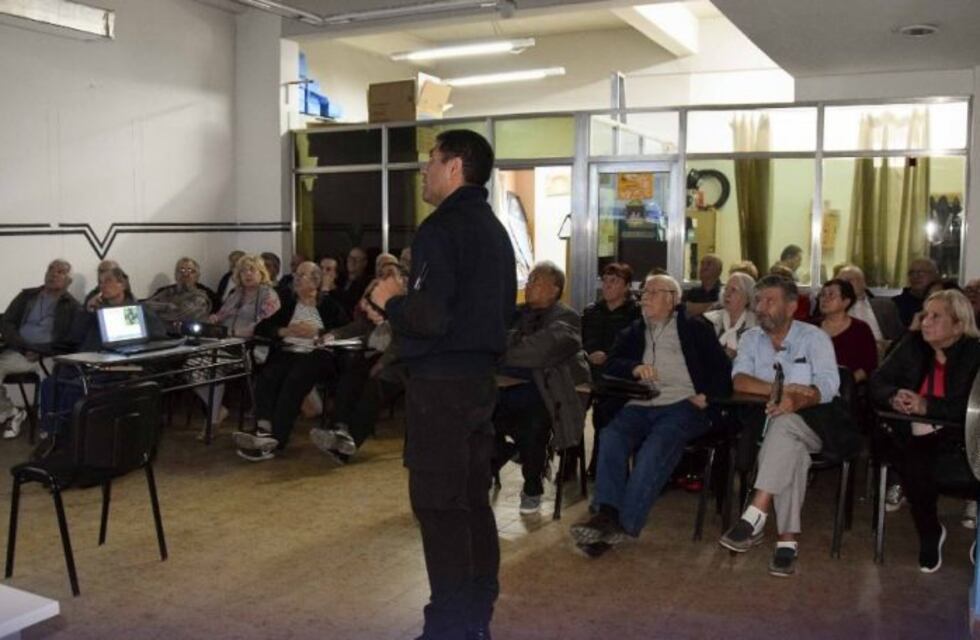 Charla de educación vial para personas mayores de 65 años