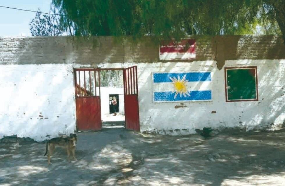 Docentes depositan parte de su sueldo para que funcione el colegio