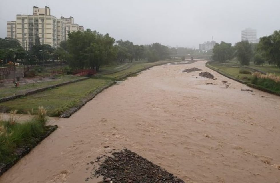 Creció el río Xibi Xibi y el Parque Lineal fue cerrado por precaución
