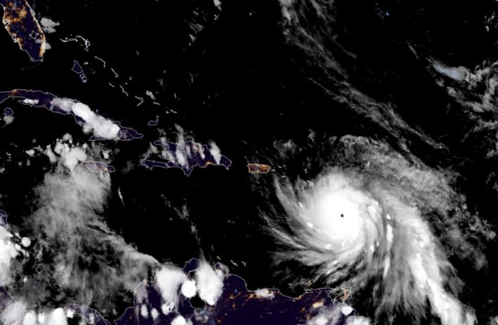 El huracán María tocó tierra y causó destrozos en Dominica
