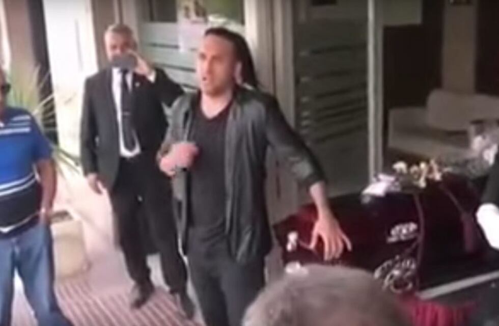 Su mamá falleció y su hijo que es bailarín la despidió de una manera muy especial