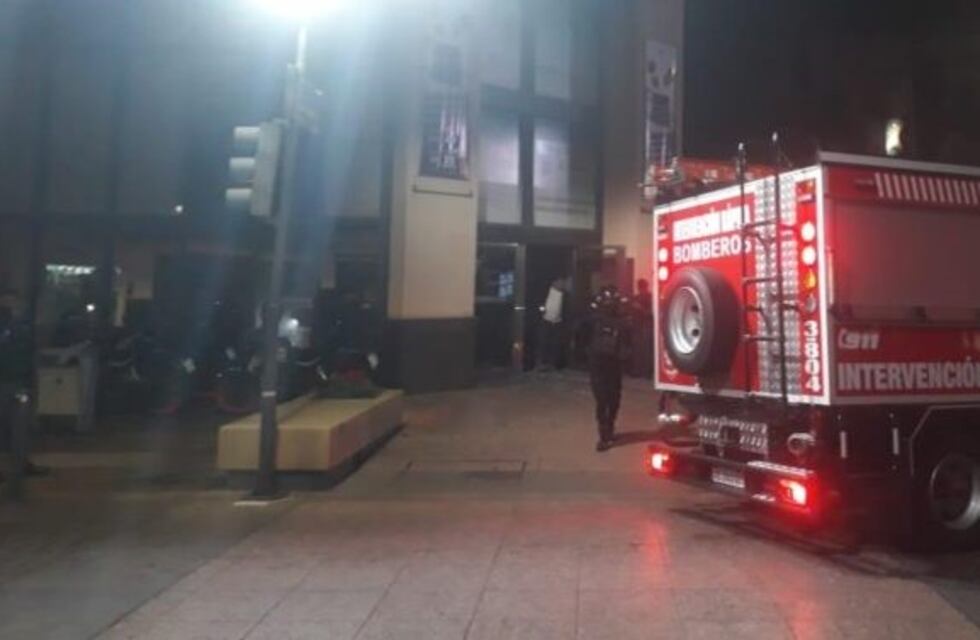 Sofocaron un inicio de incendio en el Shopping del centro posadeño