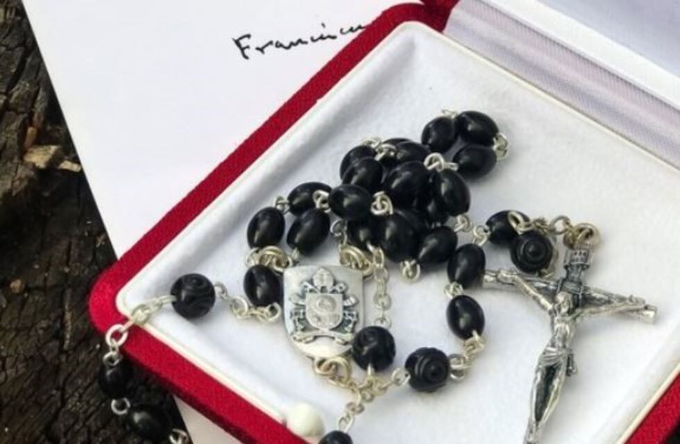 El papa Francisco le envió un rosario al ex presidente Lula