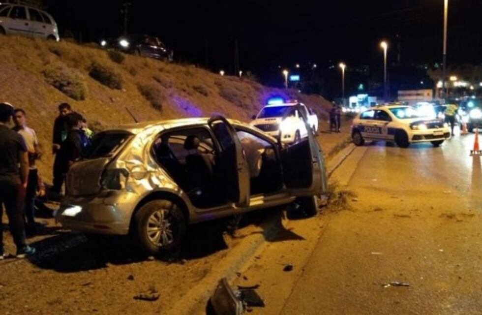 Accidente en la zona de Km 3 con un auto seriamente dañado y sin heridos