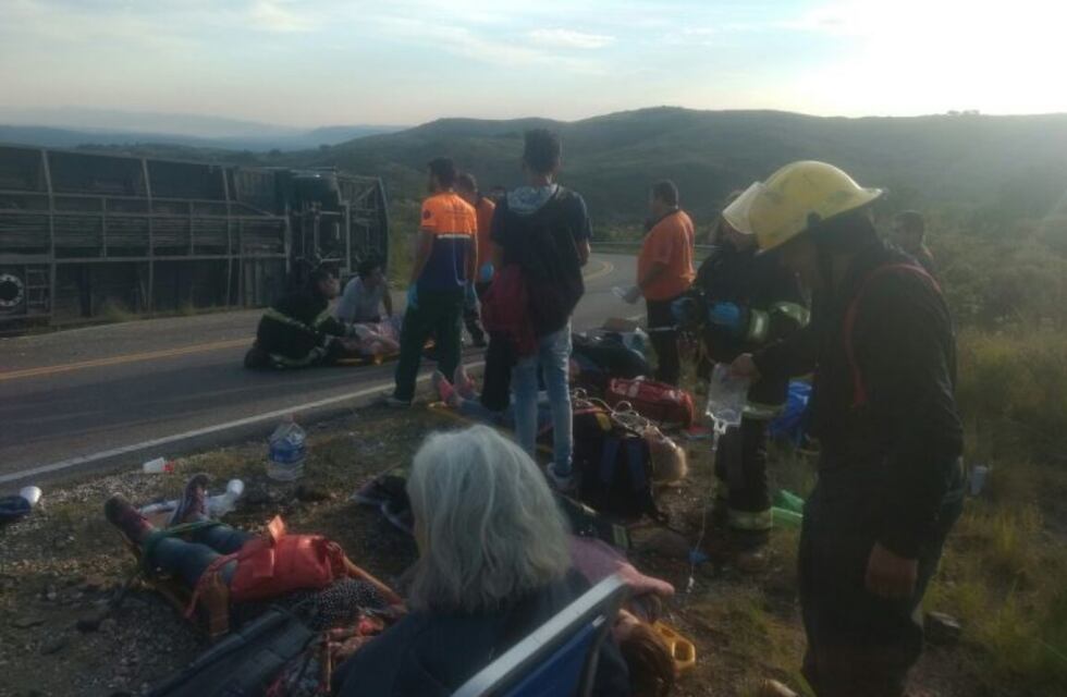 Accidente en Altas Cumbres: una pasajera contó que el colectivo "venía muy fuerte"