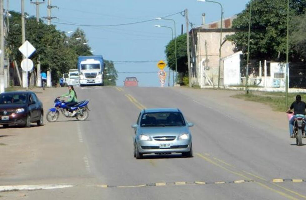 Un hombre perdió el control de su vehículo, volcó y quedó herido