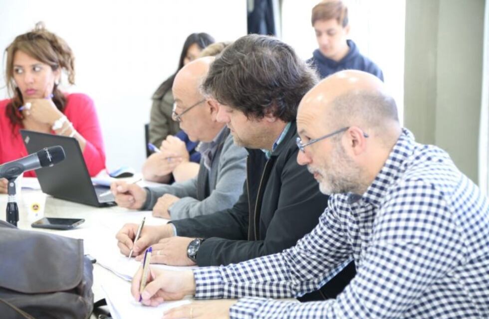 Bocchicchio impulsa la pavimentación en el barrio 30 viviendas en Ushuaia