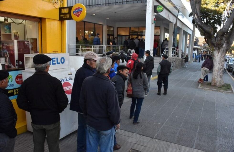 Colapsan Banco Chubut y Nación