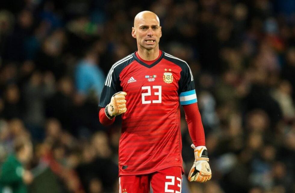 Las atajadas de Willy Caballero ante Italia