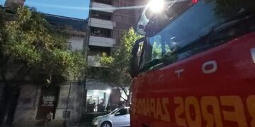 El operativo para evacuar a los vecinos se llevó a cabo este sábado por la tarde\u002E (@policia_fe)