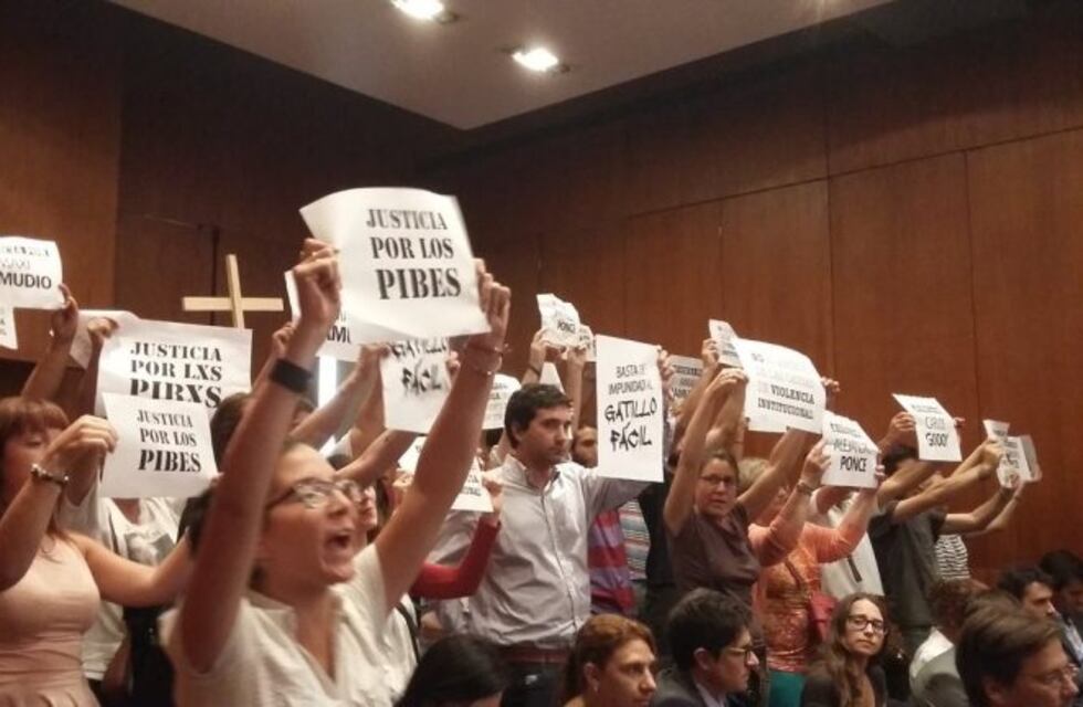 Denuncian que un fiscal rosarino no investigó un crimen por el que acusaron a un cabo de Prefectura