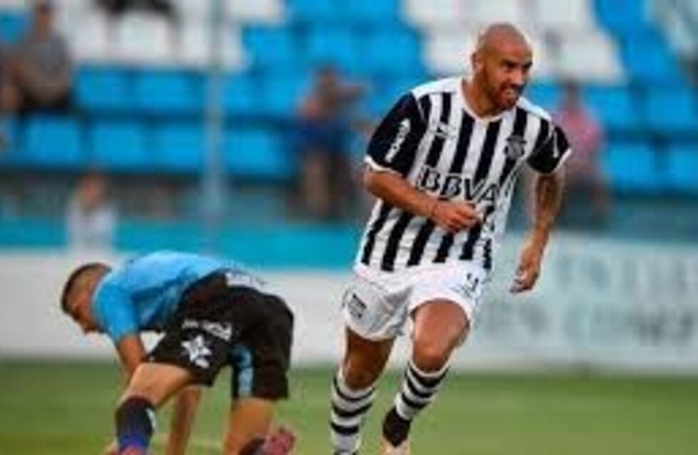 Junior Arias: "Tengo ganas de estar dentro de la cancha"