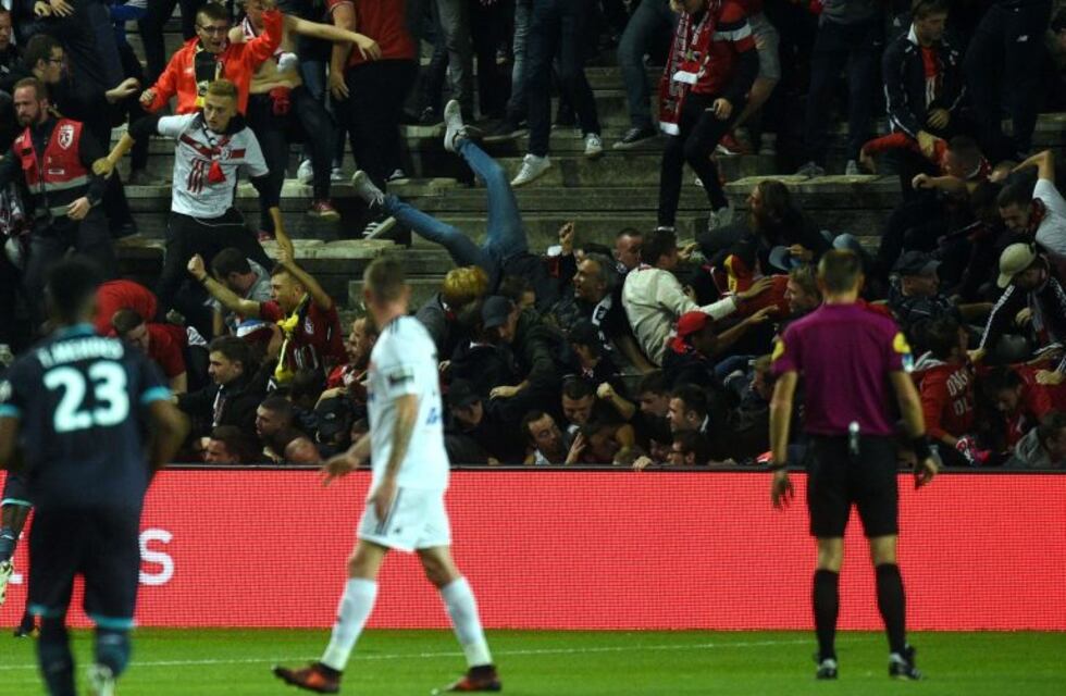 Varios heridos tras una avalancha en el fútbol francés