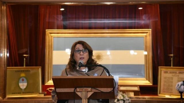 Fein encabezu00f3 el acto por aniversario Revoluciu00f3n de Mayo