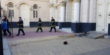 Una mujer se prendió fuego en una iglesia