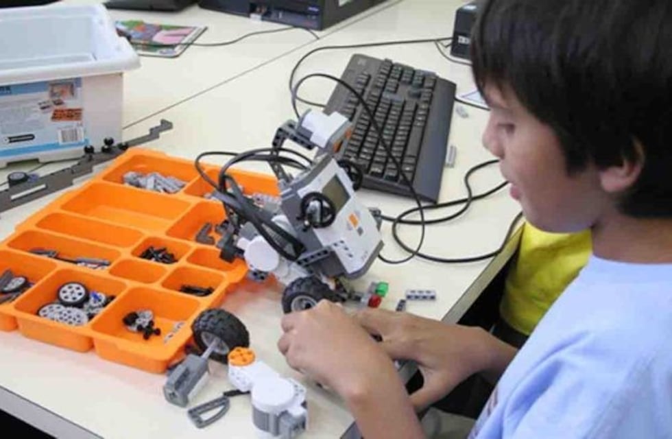 Lanzan"Club de Inclubótica" para capacitar a jóvenes fueguinos en robótica