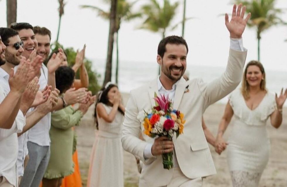 Épica boda: lo abandonó su prometido y se casó con él mismo