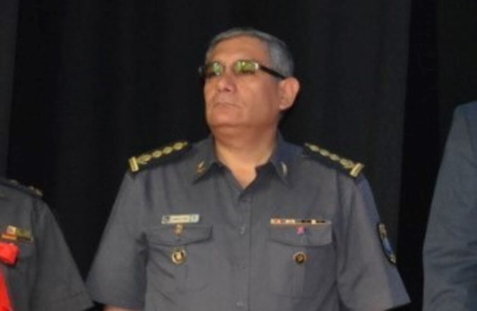 Repartía votos desde un auto en Monterrico y casi lo linchan