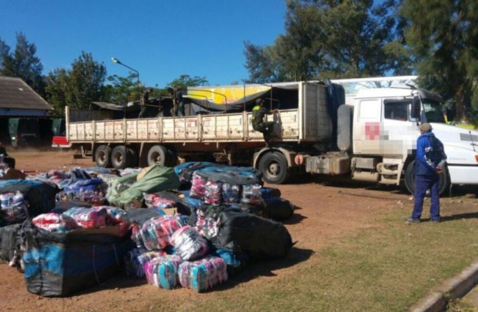 La policía encontró y detuvo un trasladado de mercadería ilegal valuado en 22 millones de pesos