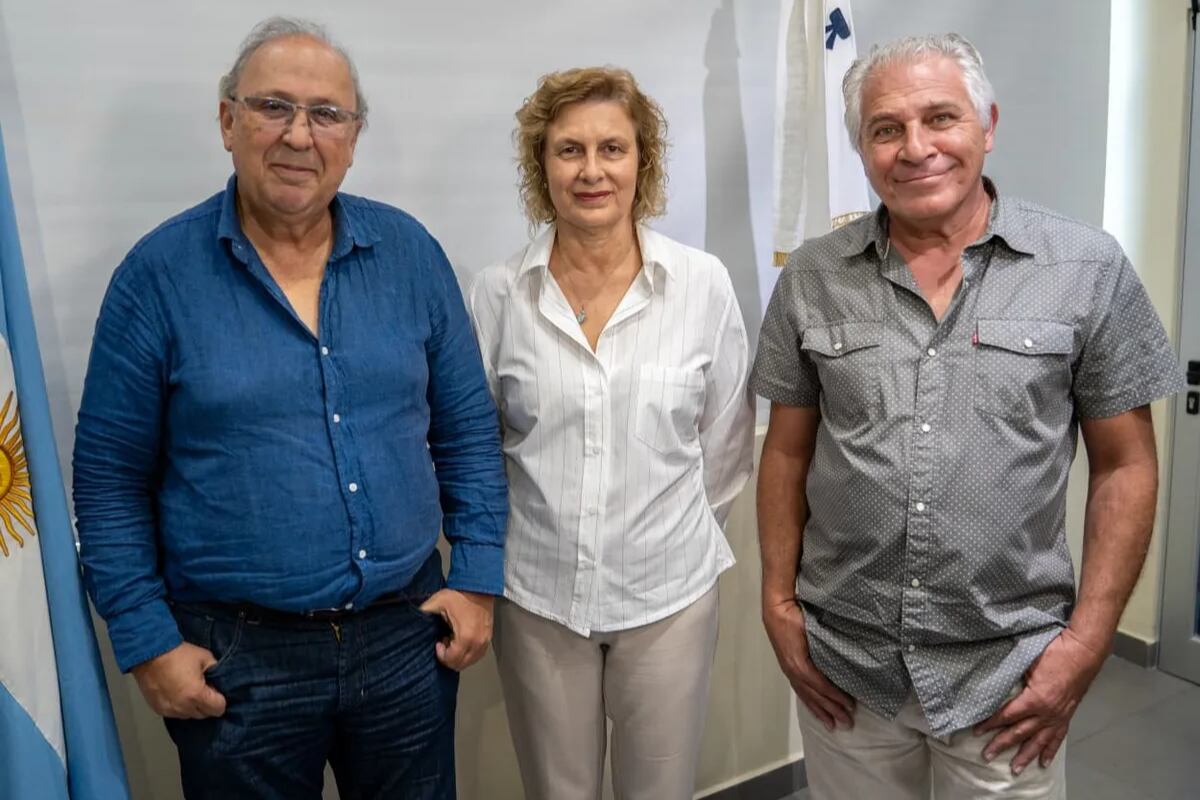 La empresa estatal Agua Potable de Jujuy mantiene su línea técnica con la ratificación de Juan Carlos García como presidente (izq.), a quien se sumaron Graciela Corradini como vocal contable y Luis Jure como vocal técnico.