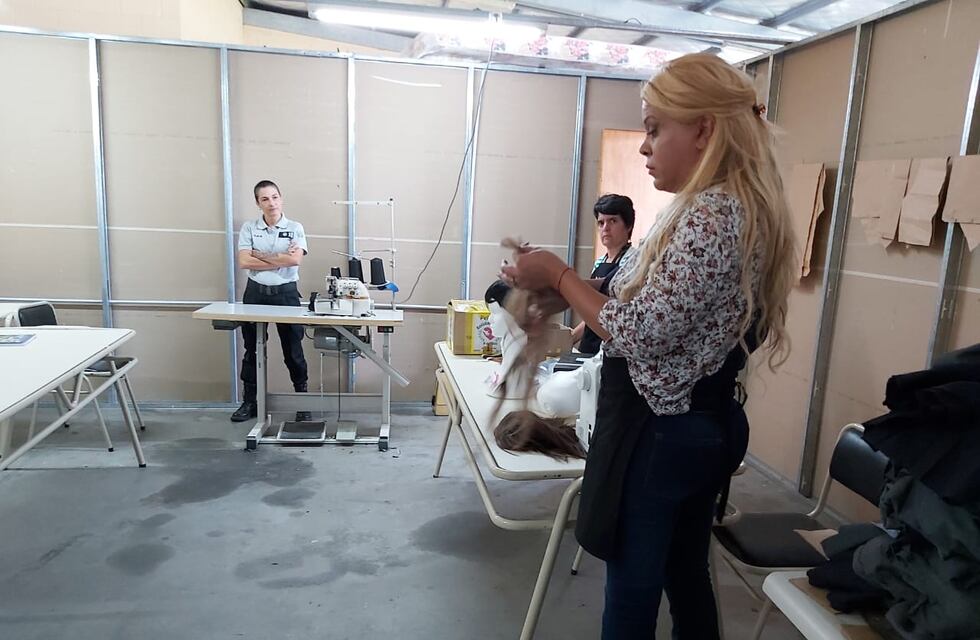 Internas de la cárcel de Azul donaron 180 pelucas para pacientes oncológicos