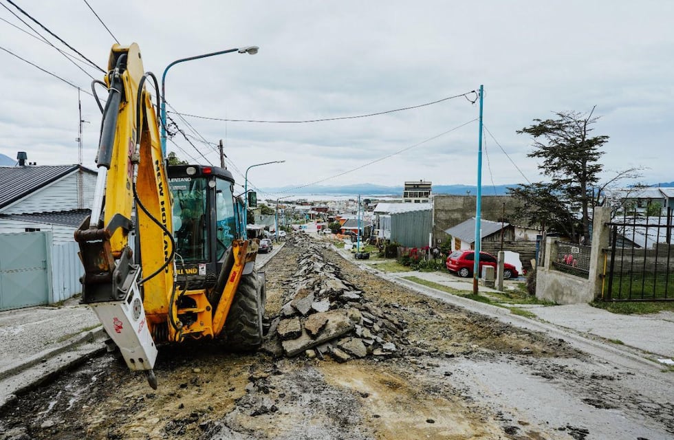 Continúan los trabajos en la calle Pontón Río Negro