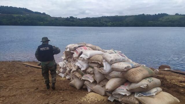 Incautaron más de 10 toneladas de soja en El Soberbio.
