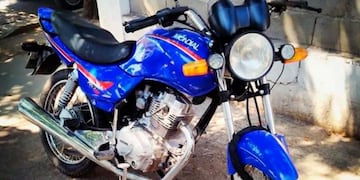 Le robaron la moto y lo extorsionaron.