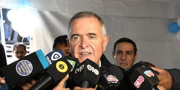 El gobernador cuestionó las expresiones de Peter Lamelas y defendió la autonomía de las provincias argentinas frente a cualquier intento de injerencia externa.