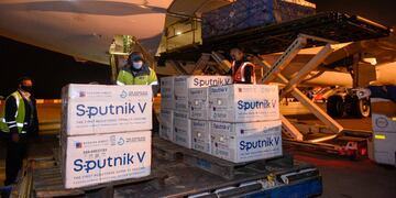Llegaron otras 500 mil dosis de la vacuna Sputnik V a la Argentina.