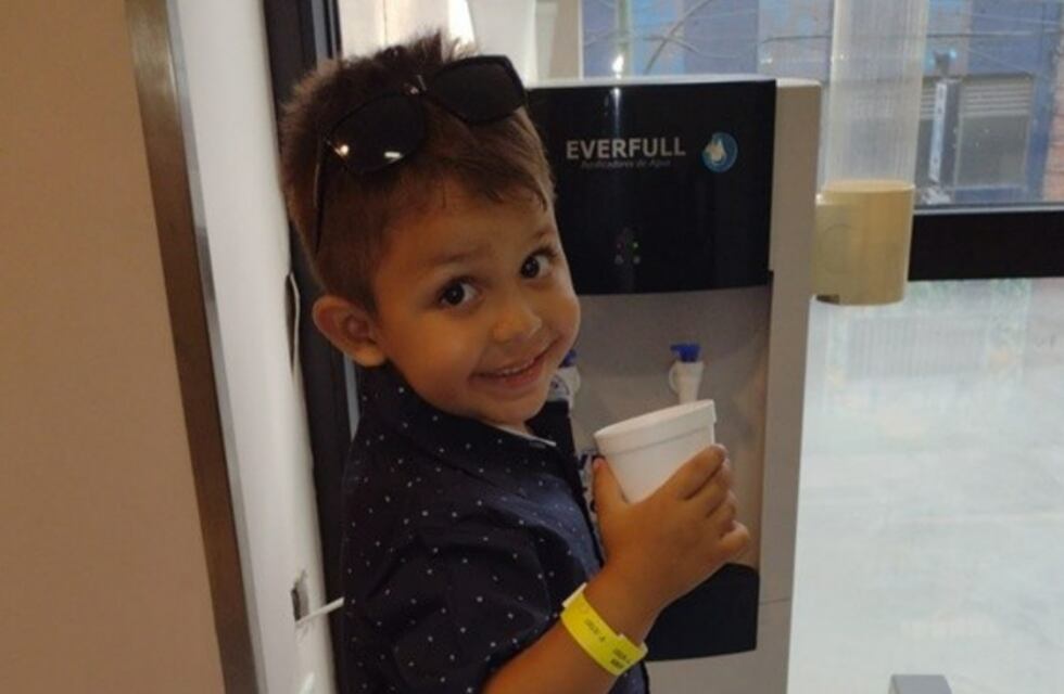 Quién es Andy, el niño de 3 años que superó un cáncer, un virus y se repuso a un transplante