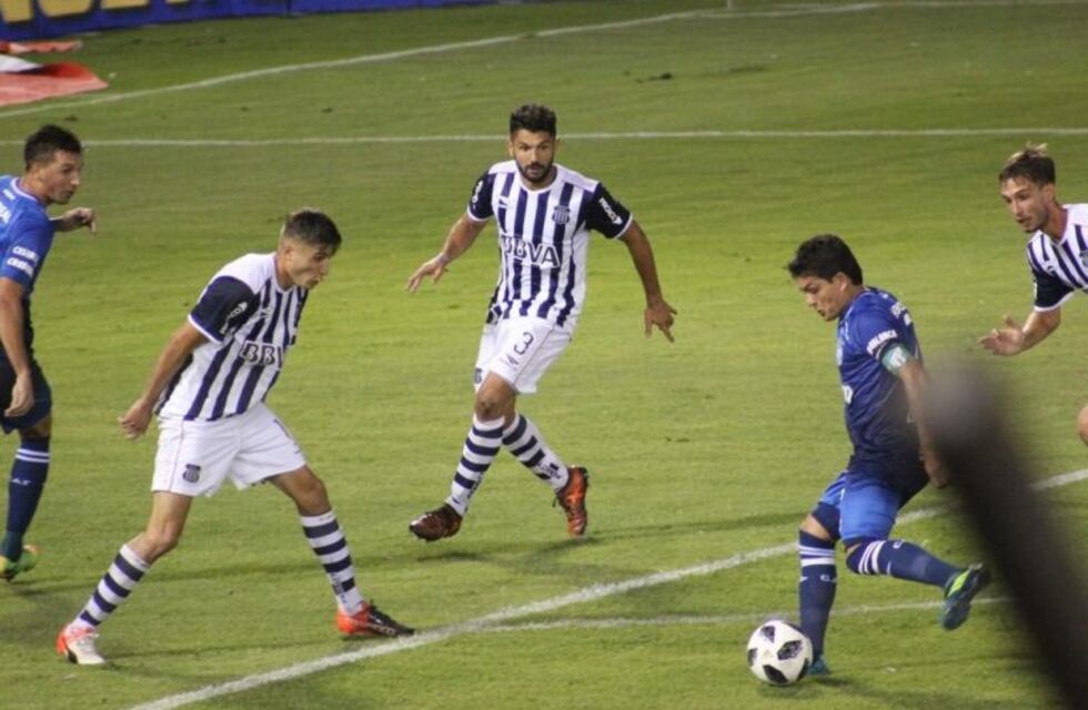 Komar: Lo más importante es busar el fútbol que queremos