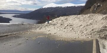 Avalancha de nieve en Paso Garibaldi, Tierra del Fuego\u002E