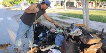 La habitación donde duerme y vive Ruíz quedó prácticamente hecha cenizas
