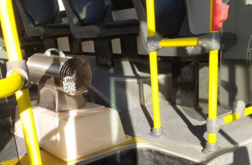 En Rosario desinfectan colectivos con ozono por la epidemia de coronavirus