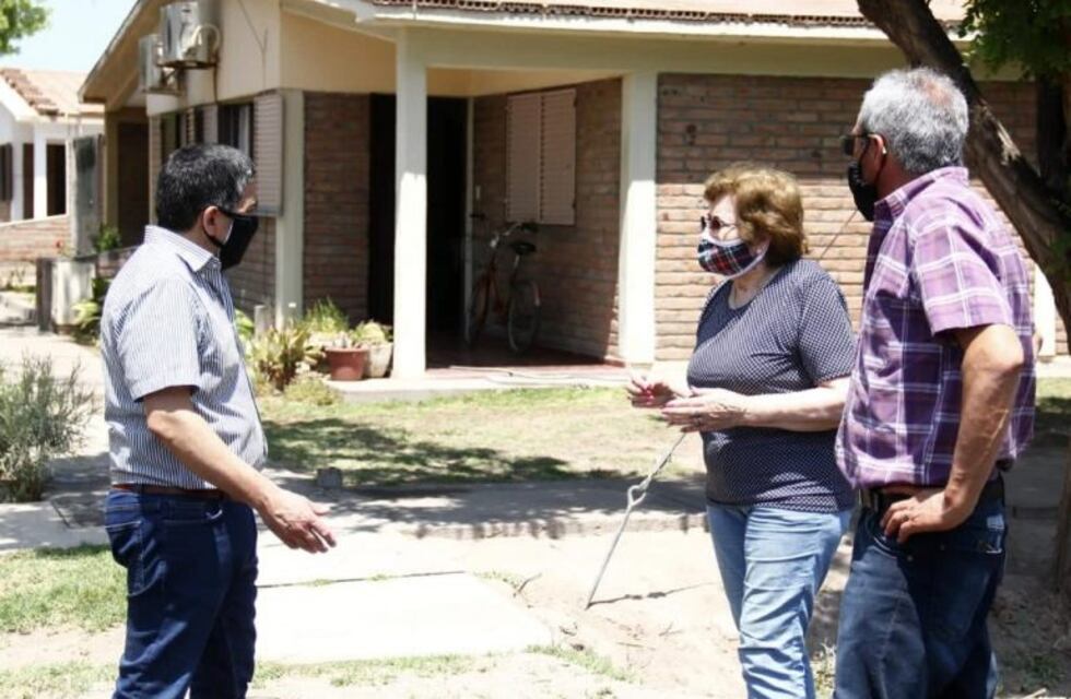 El intendente Marcolini abandonó el aislamiento y realizó un recorrido de obras